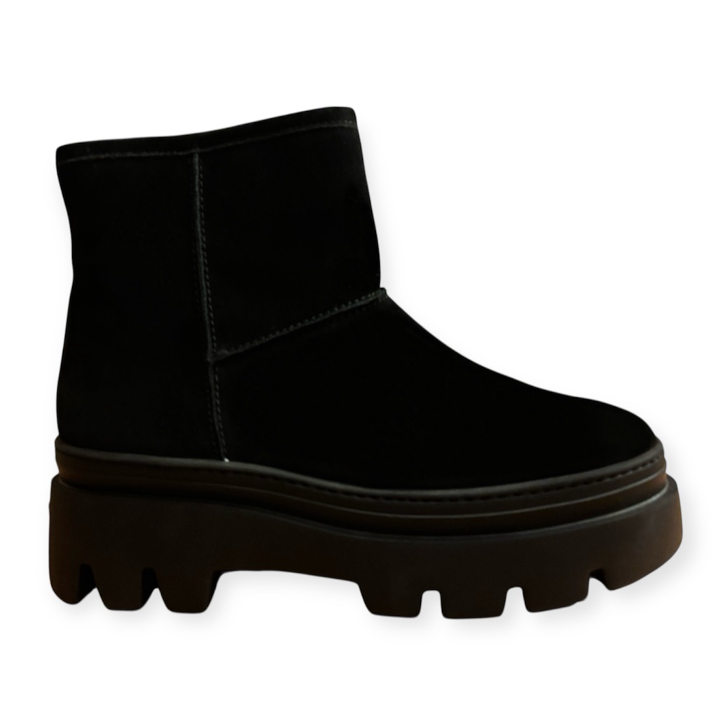 Black Suede Leather Boots. Faux Fur Lined Warm Boot.